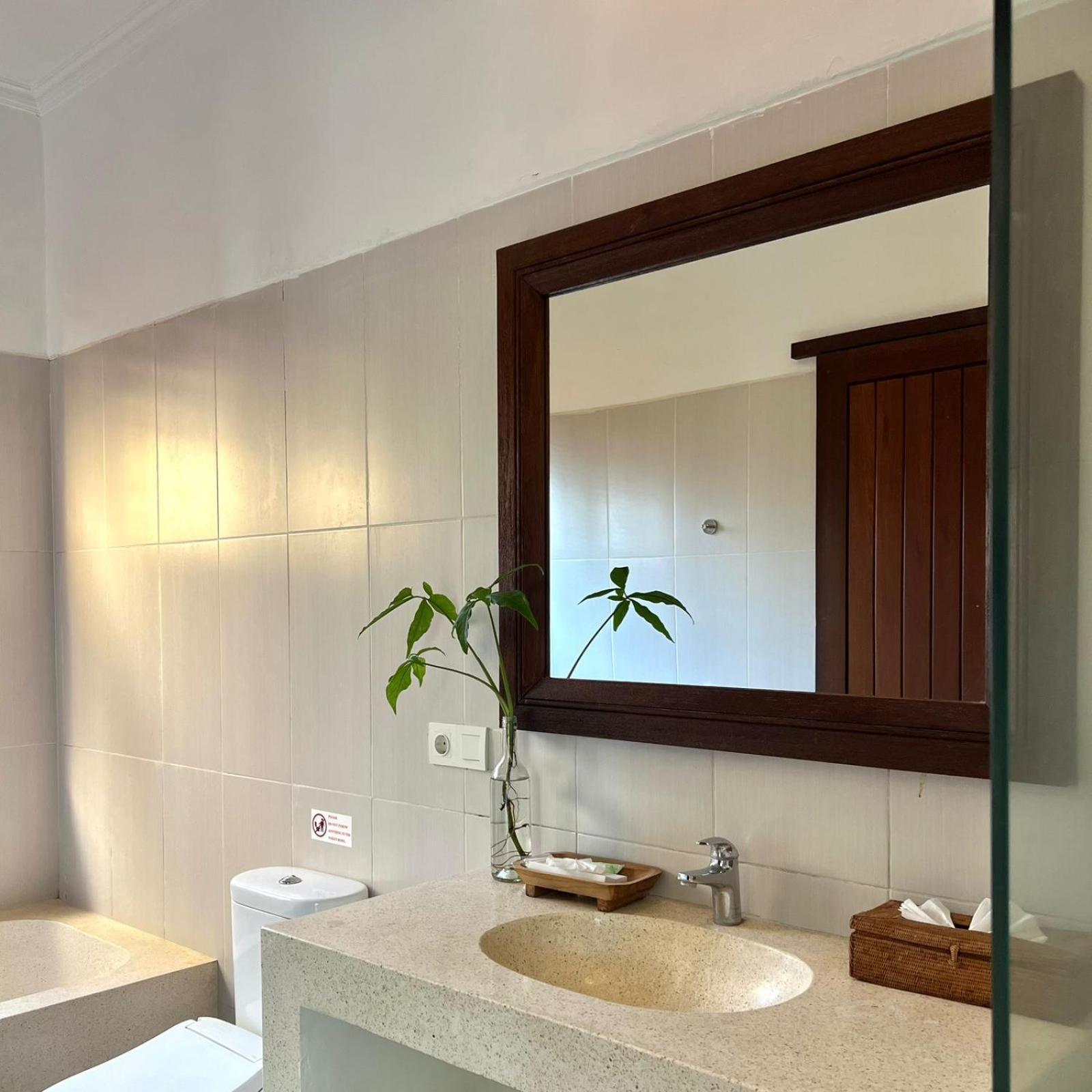 Motorbike package at Deluxe Room,1742969571:JPEG